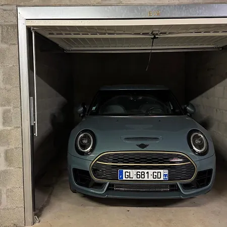 Daire Spacieux T2 Avec Terrasses Et Garage, Animaux Bienvenus - Fr-1-555-111 *