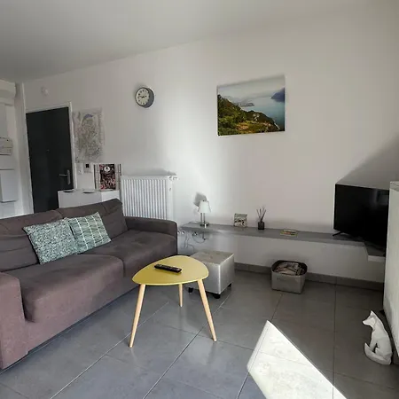 Spacieux T2 Avec Terrasses Et Garage, Animaux Bienvenus - Fr-1-555-111 *